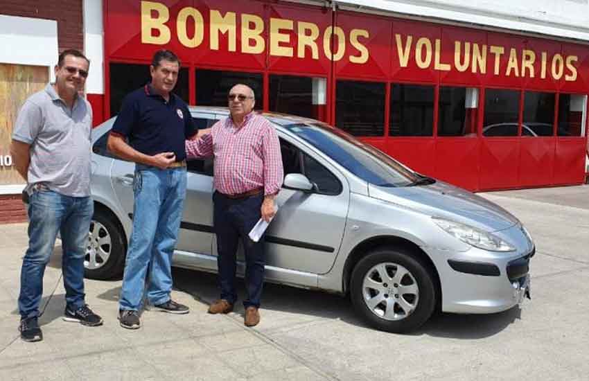 Donación de un vehículo a Bomberos Voluntarios de San Pedro