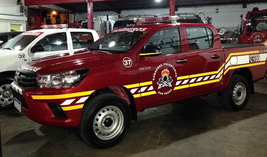 Bomberos cerró el año presentando nueva unidad