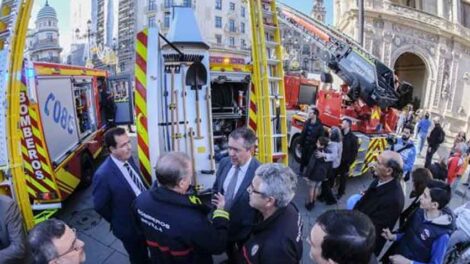 Compran un camión de bomberos en Sevilla