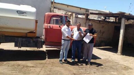 Bomberos Santa Isabel recibe la donación de camión cisterna