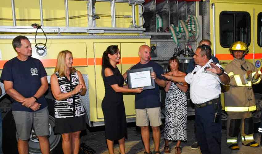 Puerto Morelos recibió carro-bomba donado por bomberos canadienses