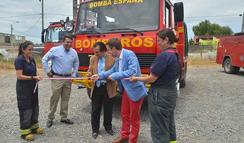 Bomberos de Villa Francia recibe importante aporte