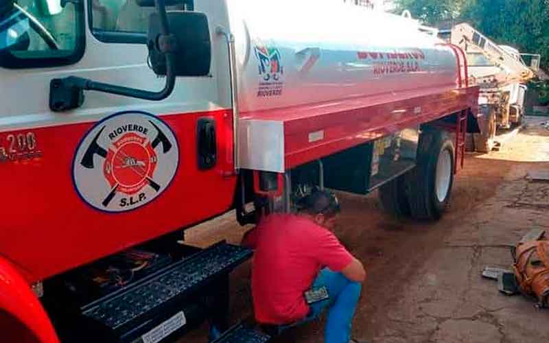 Municipio le dona cisterna a Bomberos pero sin la bomba