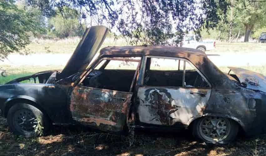 Un bombero fue acusado de quemar un auto