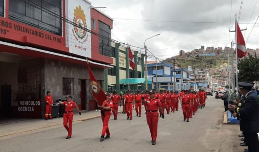 Compañía de Bomberos Voluntarios de Puno cumplió 65 años