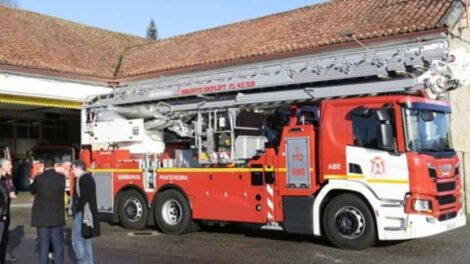 Nuevo brazo articulado para los bomberos de Pontevedra