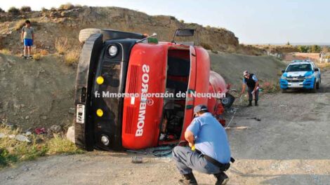 Volcó camión cisterna de Bomberos de Mariano Moreno