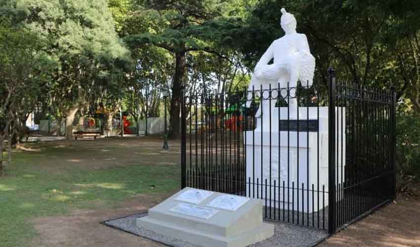 Homenajearon a dos bomberos fallecidos en servicio