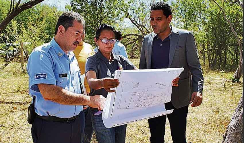 Retoman construcción de estación de bomberos