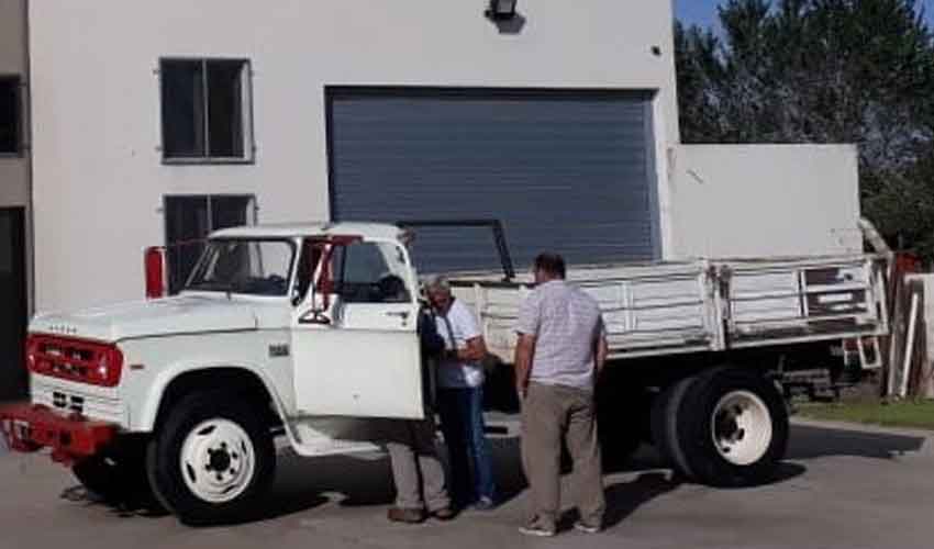 La Sociedad Rural compró un camión a Bomberos Voluntarios
