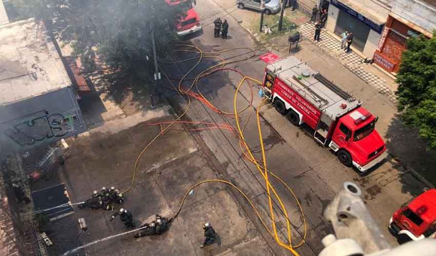 Incendio de grandes proporciones en un supermercado