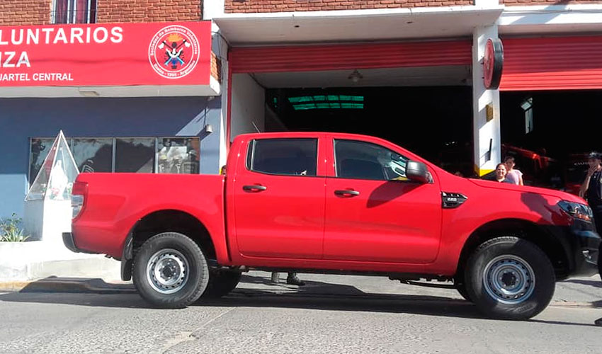 Bomberos Voluntarios de Ezeiza con nuevo vehiculo