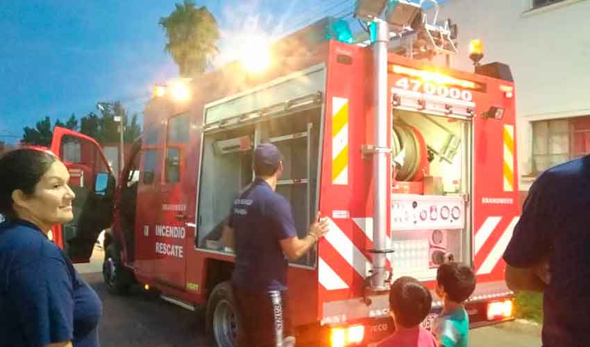 Nuevo móvil de rescate de los Bomberos Voluntarios de Parera