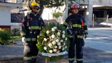 Recuerdan a bombero que murió en cumplimiento del deber