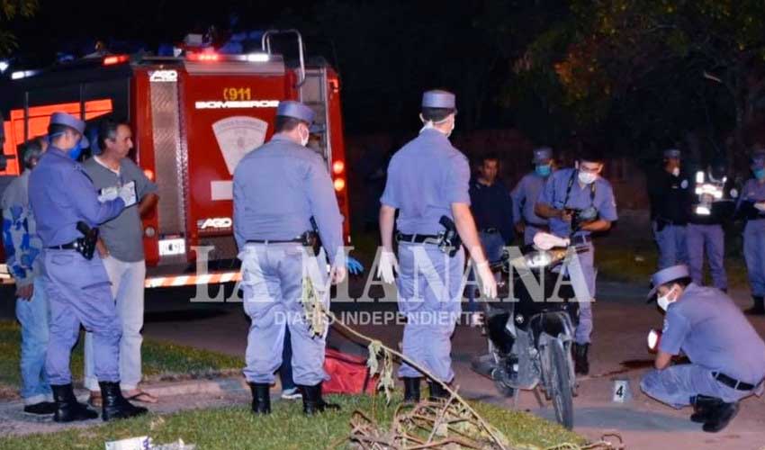 Choque fatal entre un camión de bomberos y una moto