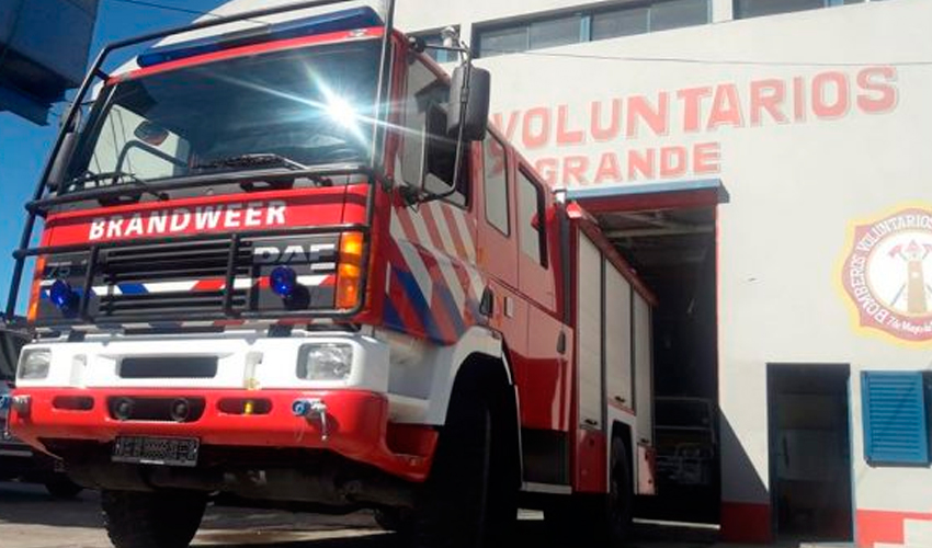 Bomberos Voluntarios María Grande sumó una nueva autobomba