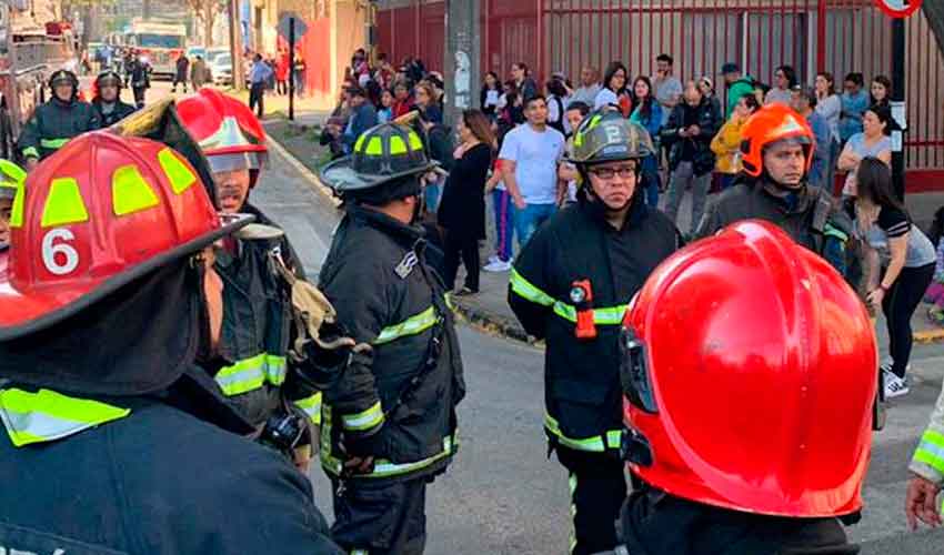 Dos bomberos de Santiago contagiados con coronavirus