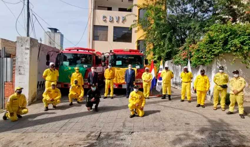 Donan dos carros a los Bomberos Voluntarios Amarillos