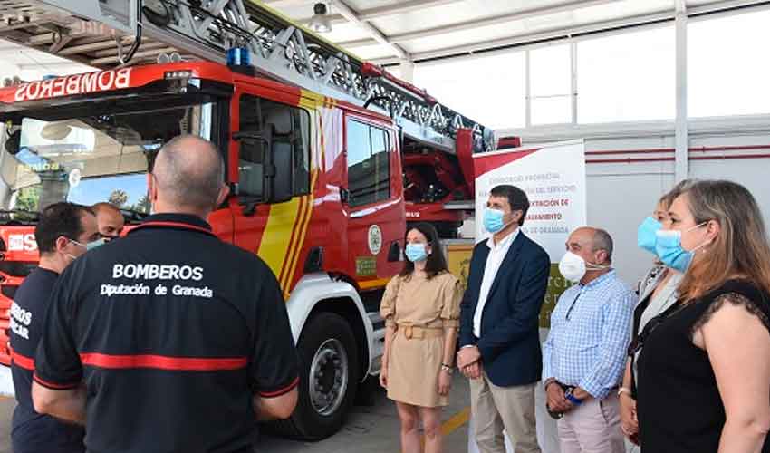 Bomberos de Almuñécar incorporan autoescalera