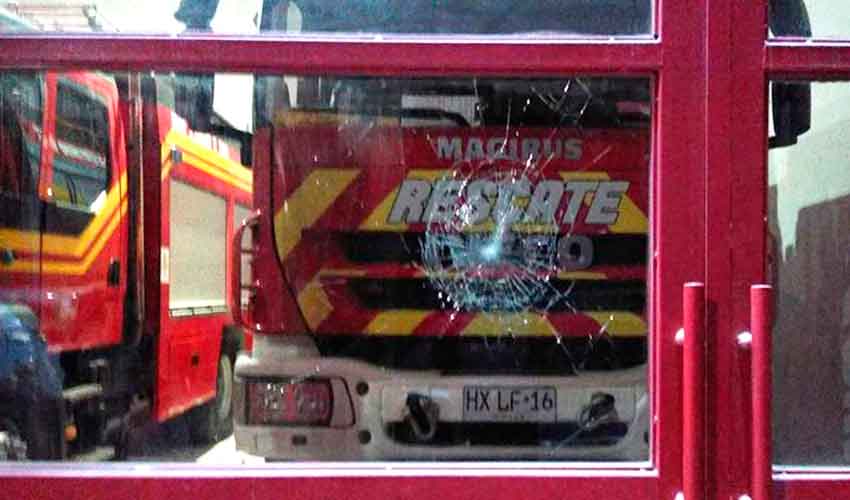 Sujeto causa daños en cuartel de Bomberos de Huara