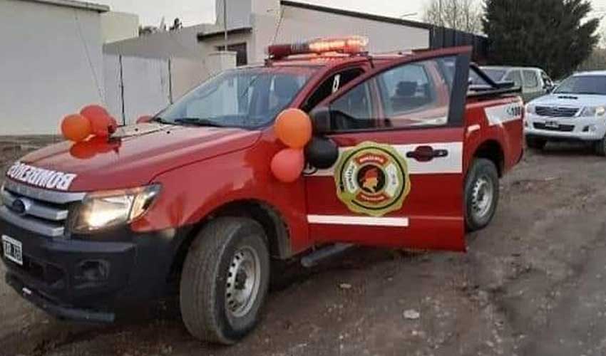 Bomberos de Comallo adquirieron una camioneta 4×4