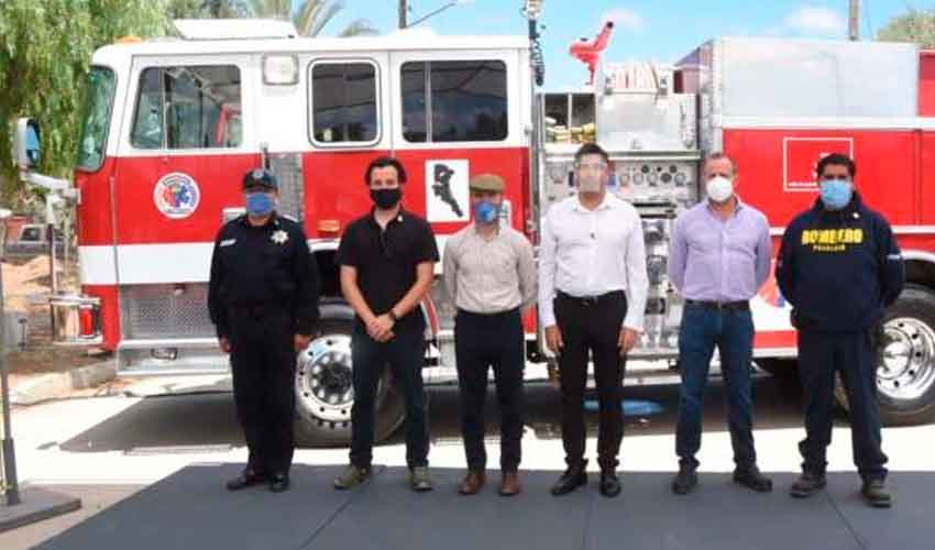 Recibió Ayala maquinaria y equipo para bomberos