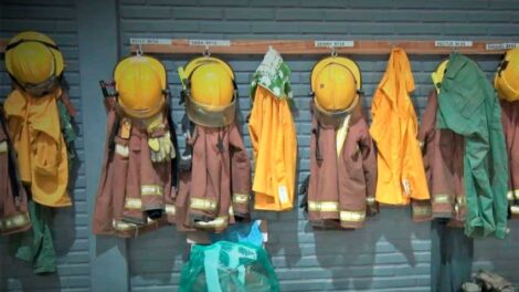 Bomberos abnegados: Sin botas pero con el compromiso intacto