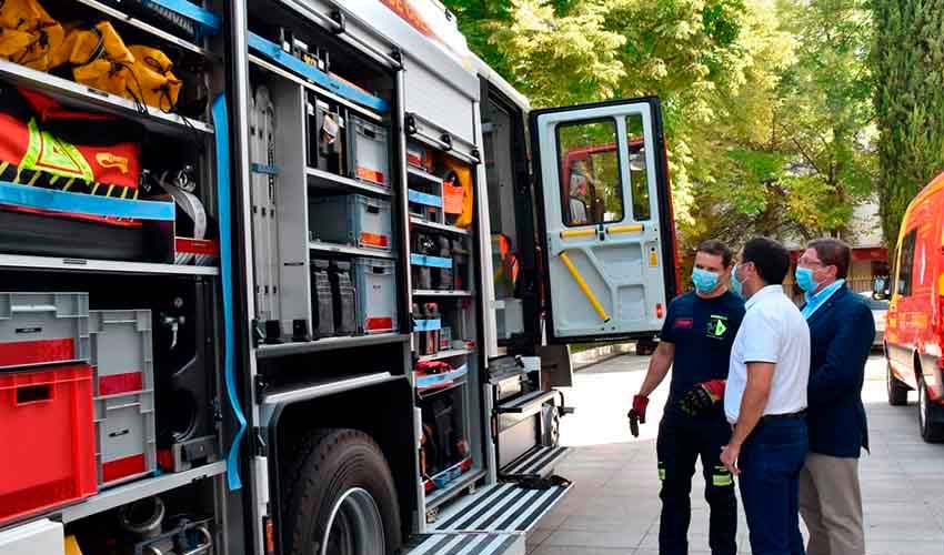 La Diputación de Cuenca presenta el nuevo camión de bomberos