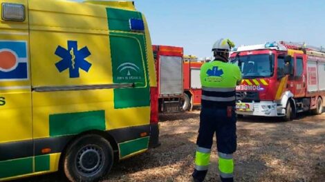 Cuatro bomberos atendidos tras sufrir un golpe de calor