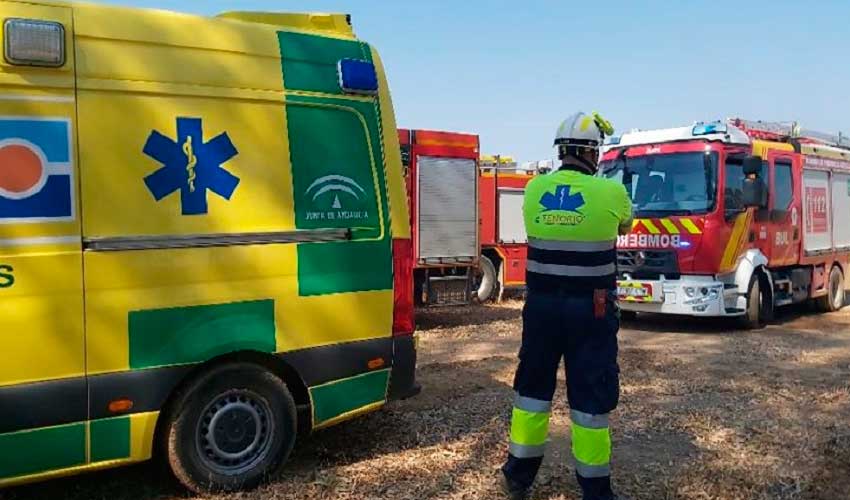 Cuatro bomberos atendidos tras sufrir un golpe de calor