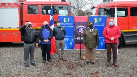 Gobierno Regional entregó carros al Consejo Regional de Bomberos