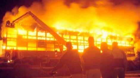 Se desató un gran incendio en el casino de Necochea