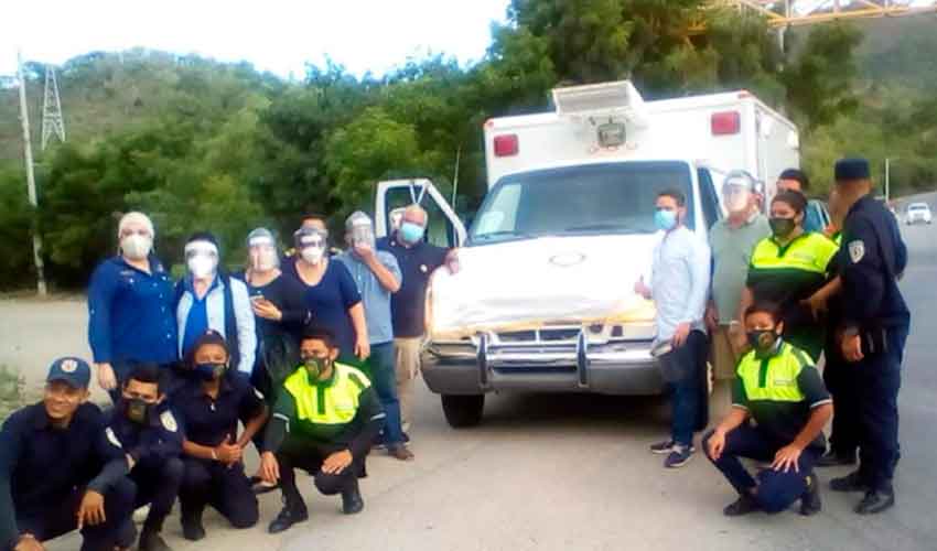 Entregan ambulancia al cuerpo de bomberos de Ocotal