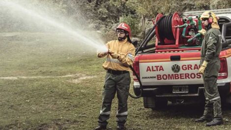 Historias: De bombero a exportador de elementos para apagar incendios