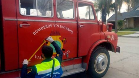 Dispararon con escopeta al camión de Bomberos de Viale