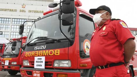 Japón donó vehículos de emergencia a Bomberos Voluntarios del Perú