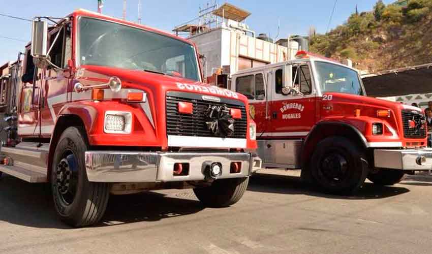 Lanzan huevos a bomberos de Nogales cuando atendían servicio