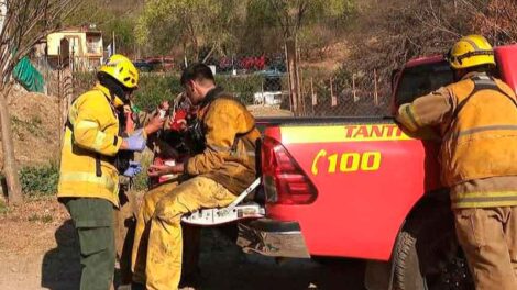 Incendios forestales: hay evacuados y cuatro bomberos heridos