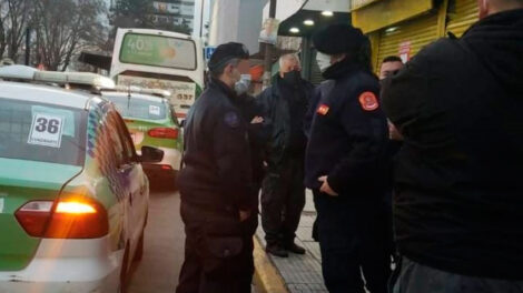 Se disfrazaron de bomberos voluntarios para pedir “colaboraciones” 