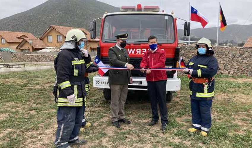 Futura compañia de bomberos de El Milagro recibe su primer carro