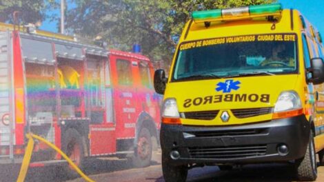 Bomberos Voluntarios de CDE inauguran renovada ambulancia