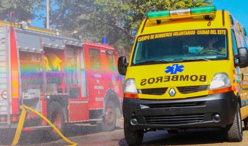 Bomberos Voluntarios de CDE inauguran renovada ambulancia