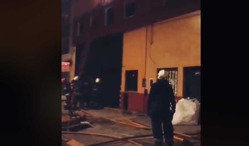 Incendio en depósito de Galletitas en CABA