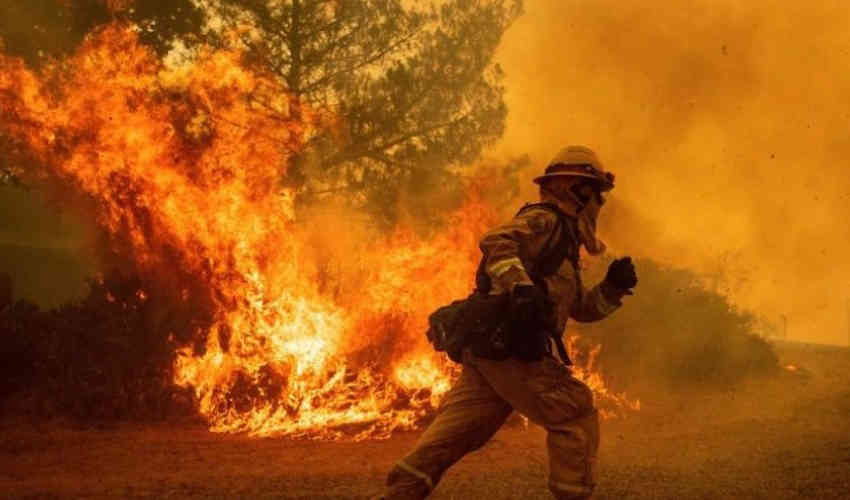 Un bombero voluntario perdió su trabajo por ir a apagar incendios