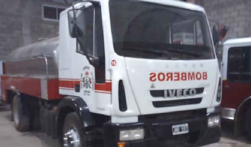 Bomberos Voluntarios de Centeno renovaron una unidad