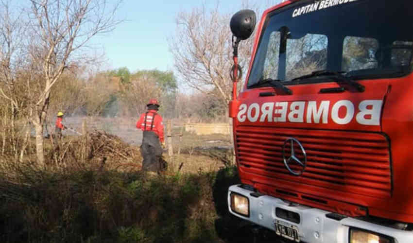 Catorce bomberos voluntarios aislados por casos de coronavirus