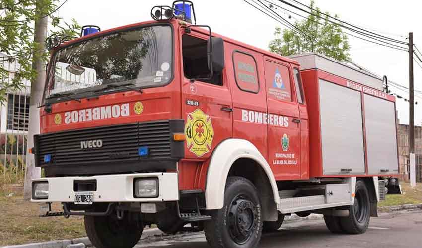 Bomberos de Banda del Río Salí recibieron una nueva autobomba