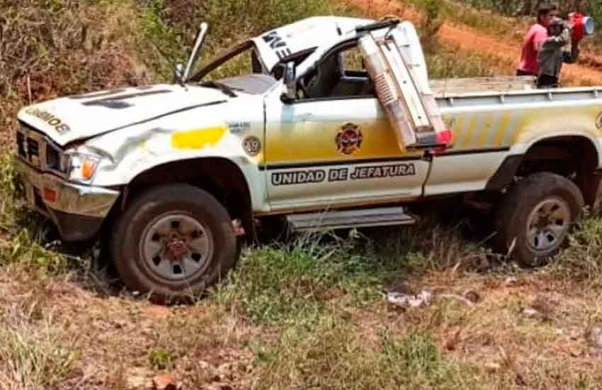 Vehículo de Bomberos tuvo un accidente cuando regresaba de un incendio