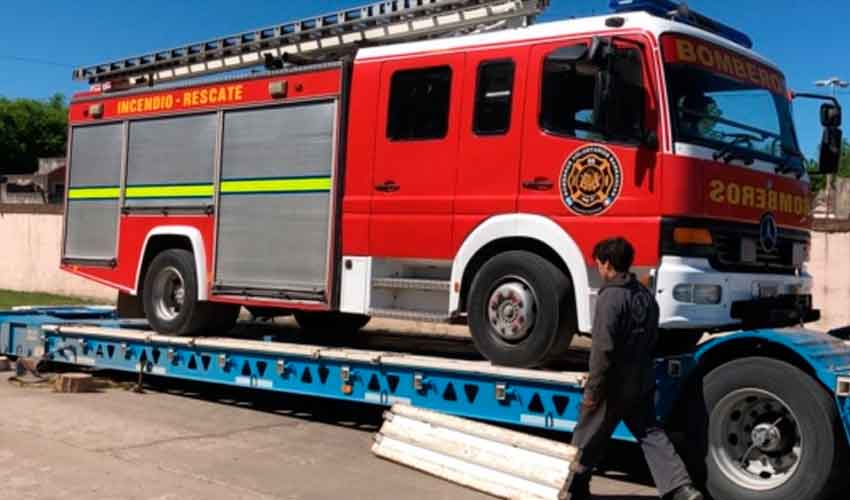 Bomberos de Barrancas con una nueva autobomba