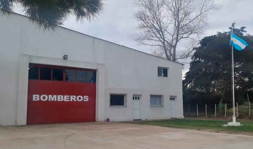 Aclaran que el cuartel de Bomberos de Reta no está cerrado